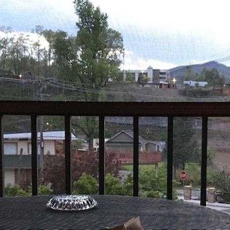 Spacious Downtown Condo Walking Distance To Downtown Gatlinburg Sleeps 6 Guests Exterior foto