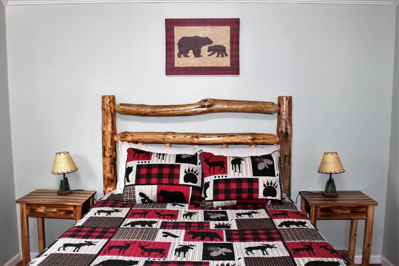 Spacious Downtown Condo Walking Distance To Downtown Gatlinburg Sleeps 6 Guests Exterior foto