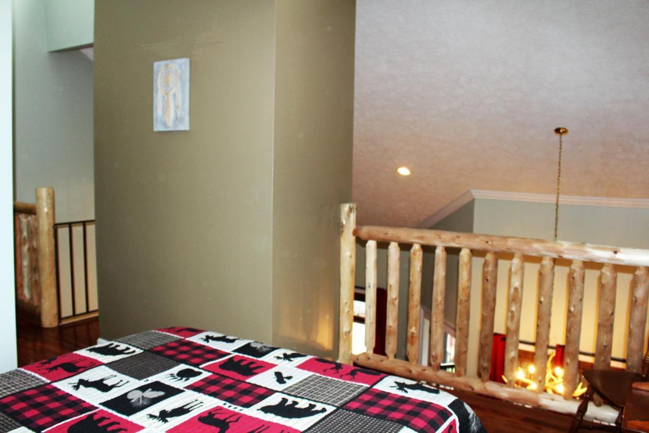 Spacious Downtown Condo Walking Distance To Downtown Gatlinburg Sleeps 6 Guests Exterior foto