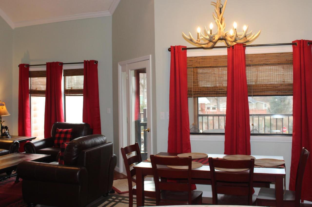 Spacious Downtown Condo Walking Distance To Downtown Gatlinburg Sleeps 6 Guests Exterior foto