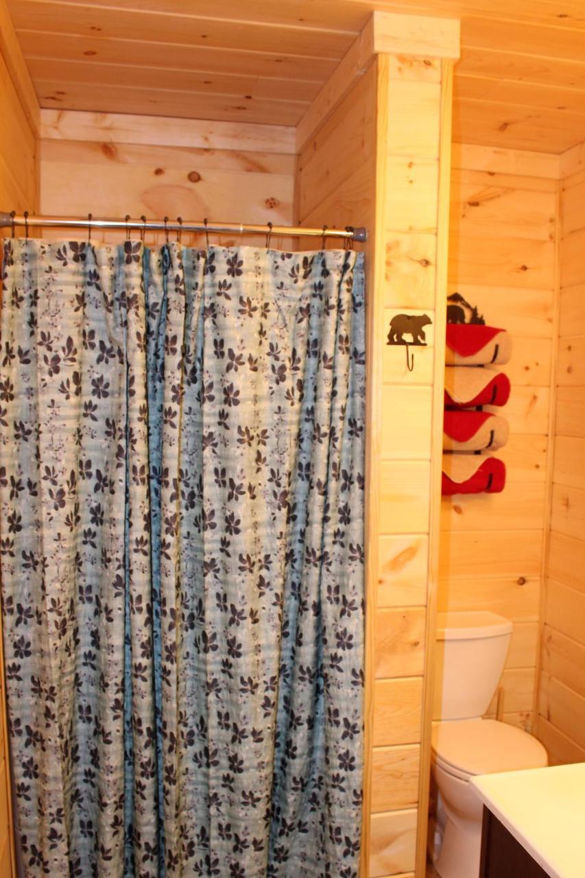 Spacious Downtown Condo Walking Distance To Downtown Gatlinburg Sleeps 6 Guests Exterior foto