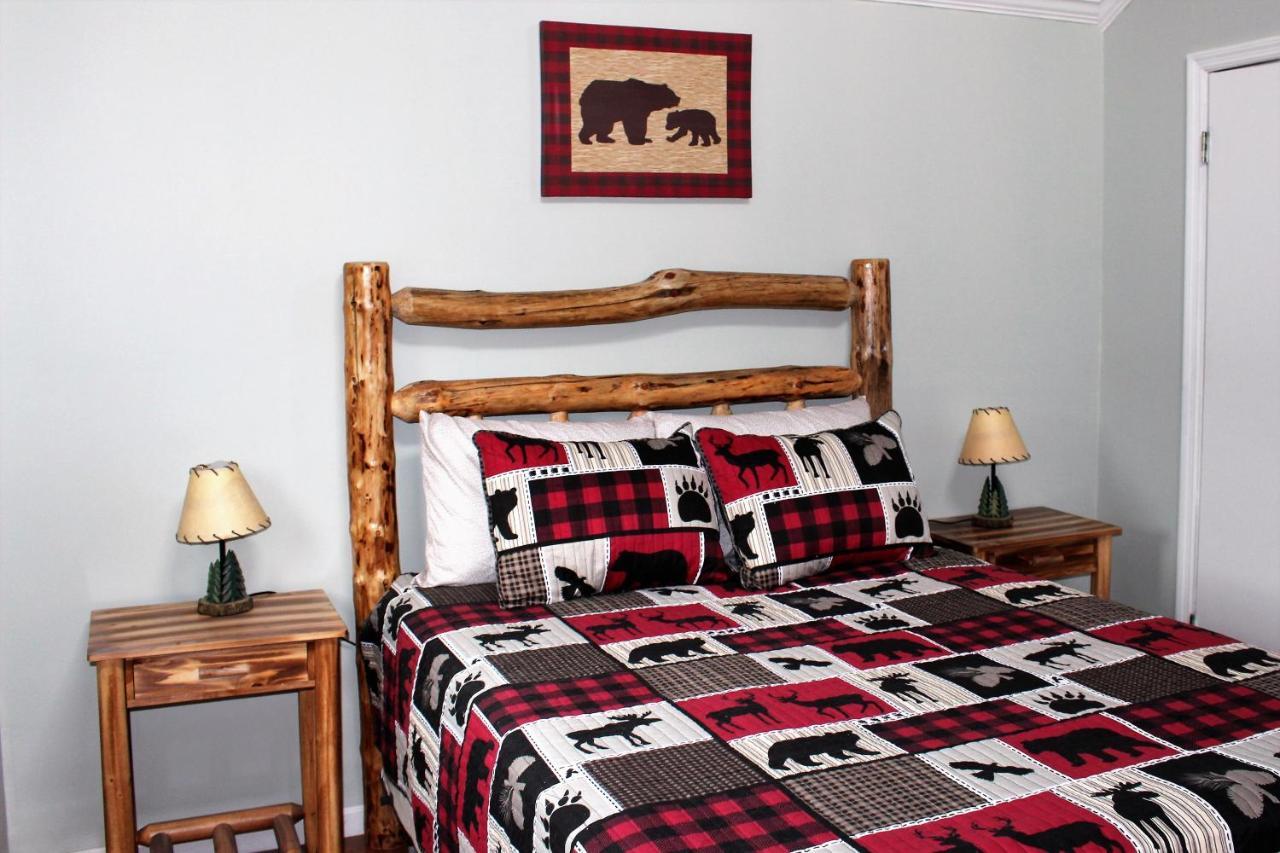 Spacious Downtown Condo Walking Distance To Downtown Gatlinburg Sleeps 6 Guests Exterior foto