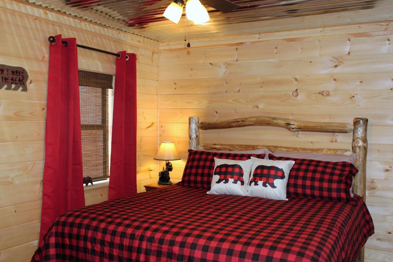 Spacious Downtown Condo Walking Distance To Downtown Gatlinburg Sleeps 6 Guests Exterior foto