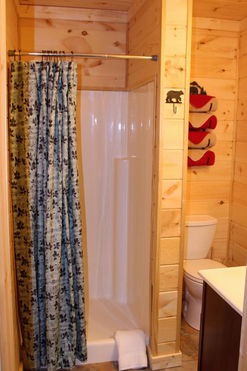 Spacious Downtown Condo Walking Distance To Downtown Gatlinburg Sleeps 6 Guests Exterior foto